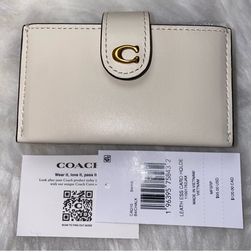 Coach Essential Multi Card Holder New